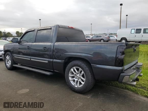 ✅ 2005 Chevrolet Silverado 1500 LS • VIN: 2GCEC13T451261586 • Лот: 75000654. Опубликован ранее на Copart с пробегом 116 945 миль. Бесплатный доступ к архиву аукционных продаж из США и подробный отчёт об истории автомобиля на DreamBid. Изображение 2.