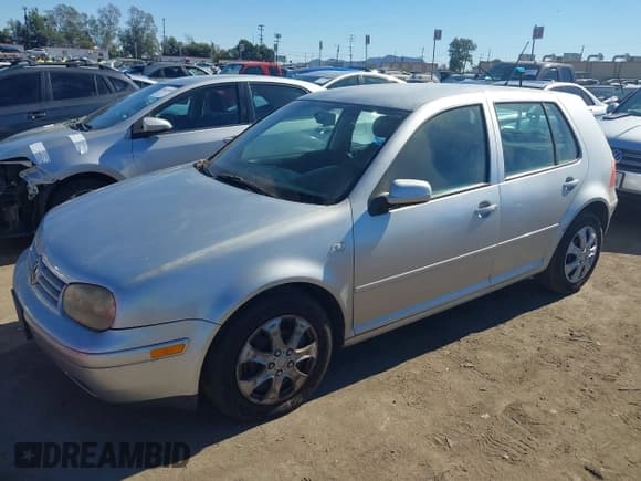 ✅ 2003 Volkswagen Golf GL • VIN: 9BWFK61JX34012903 • Lot: 41733949. Wystawiony na IAAI z przebiegiem 178 500 mil. Bezpłatny archiwum sprzedaży aukcyjnych z USA i szczegółowy raport historii pojazdu na DreamBid. Zdjęcie 2.
