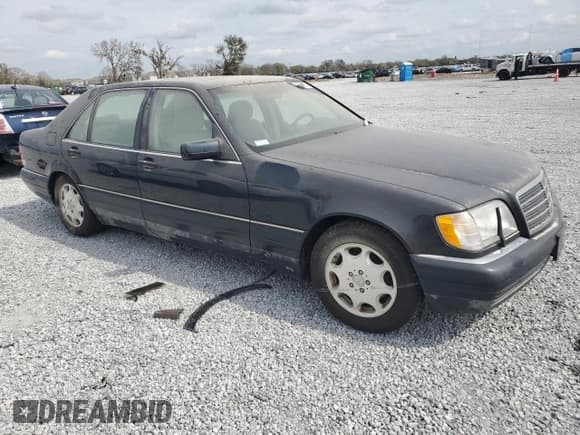 ✅ 1996 Mercedes-Benz S 320 • VIN: WDBGA33EXTA311436 • Лот: 88064635. Опубликован ранее на Copart с пробегом Не указан. Бесплатный доступ к архиву аукционных продаж из США и подробный отчёт об истории автомобиля на DreamBid. Изображение 4.