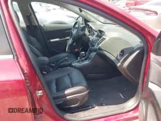 2013 Chevrolet Cruze LTZ z VIN 1G1PG5SB5D7191250, wystawiony jako IAAI lot #43035511 z przebiegiem 76 610 mil mil oraz . Historia ofert i sprzedaży dostępna na DreamBid. Obrazek 5.