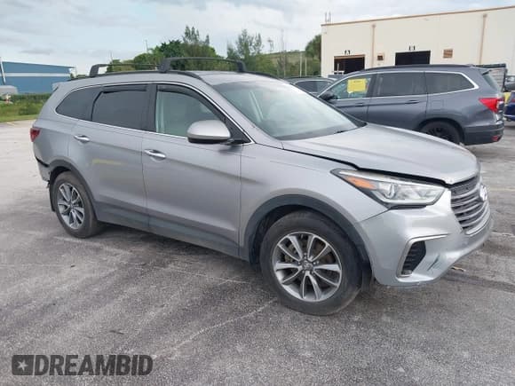 ✅ 2017 Hyundai Santa Fe SE • VIN: KM8SM4HF1HU243832 • Lot: 43654843. Wystawiony na IAAI z przebiegiem 86 588 mil. Bezpłatny archiwum sprzedaży aukcyjnych z USA i szczegółowy raport historii pojazdu na DreamBid. Zdjęcie 1.