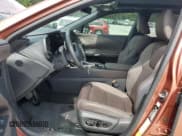 ✅ 2024 Lexus RX 450h+ Luxury • VIN: JTJCJMGA2R2012259 • Lot: 55716775. Wystawiony na Copart z przebiegiem 23 943 mil. Bezpłatny archiwum sprzedaży aukcyjnych z USA i szczegółowy raport historii pojazdu na DreamBid. Zdjęcie 7.