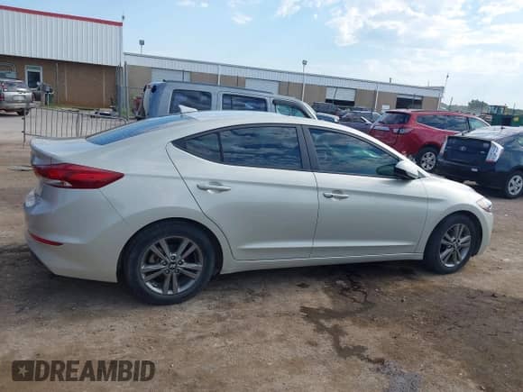 ✅ 2018 Hyundai Elantra SEL • VIN: 5NPD84LF4JH306897 • Lot: 42939706. Listed on IAAI with 84,492 mi miles. Access the free auction sales archive from the USA and view a detailed vehicle history report at DreamBid. Image 13.