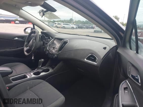 ✅ 2018 Chevrolet Cruze LT • VIN: 1G1BE5SM3J7154193 • Лот: 43103768. Опубликован ранее на IAAI с пробегом 56 871 миль. Бесплатный доступ к архиву аукционных продаж из США и подробный отчёт об истории автомобиля на DreamBid. Изображение 5.