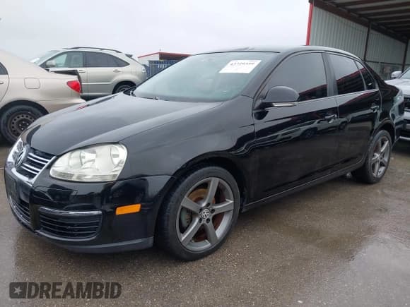 ✅ 2009 Volkswagen Jetta S • VIN: 3VWJZ71K89M099600 • Lot: 43729359. Wystawiony na IAAI z przebiegiem 160 442 mil. Bezpłatny archiwum sprzedaży aukcyjnych z USA i szczegółowy raport historii pojazdu na DreamBid. Zdjęcie 2.