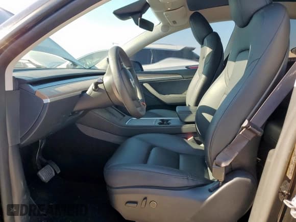 ✅ 2024 Tesla Model Y Long Range • VIN: 7SAYGDEE1RA302874 • Лот: 82352675. Опубликован ранее на Copart с пробегом 33 146 миль. Бесплатный доступ к архиву аукционных продаж из США и подробный отчёт об истории автомобиля на DreamBid. Изображение 7.