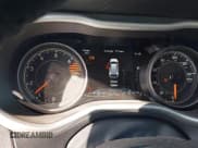 ✅ 2017 Jeep Cherokee Trailhawk L Plus • VIN: 1C4PJMBB6HW654172 • Lot: 41851236. Wystawiony na IAAI z przebiegiem 104 263 mil. Bezpłatny archiwum sprzedaży aukcyjnych z USA i szczegółowy raport historii pojazdu na DreamBid. Zdjęcie 7.