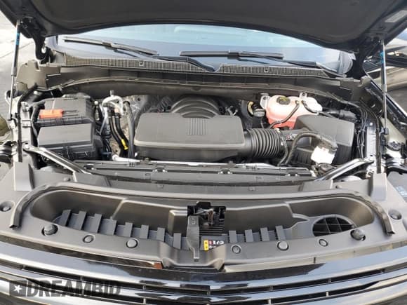 ✅ 2025 Chevrolet Suburban RST • VIN: 1GNS6ERL1SR112782 • Lot: 86405104. Listed on Copart with 1,235 mi. Free auction sales archive from the USA and detailed vehicle history report at DreamBid. Image 13.