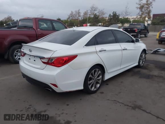✅ 2014 Hyundai Sonata SE • VIN: 5NPEC4AC7EH895543 • Lot: 43805583. Wystawiony na IAAI z przebiegiem 76 081 mil. Bezpłatny archiwum sprzedaży aukcyjnych z USA i szczegółowy raport historii pojazdu na DreamBid. Zdjęcie 4.