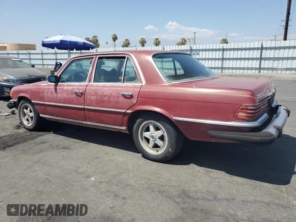 ✅ 1979 Mercedes-Benz C • VIN: 11612012010939 • Лот: 69963374. Опубликован ранее на Copart с пробегом 179 829 миль. Бесплатный доступ к архиву аукционных продаж из США и подробный отчёт об истории автомобиля на DreamBid. Изображение 2.