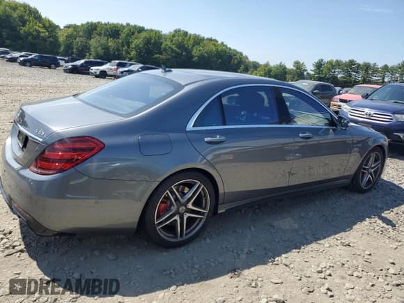 ✅ 2019 Mercedes-Benz S 63 AMG • VIN: WDDUG8JB9KA479064 • Lot: 69260874. Listed on Copart with 111,984 mi. Free auction sales archive from the USA and detailed vehicle history report at DreamBid. Image 3.