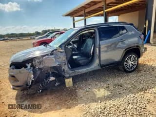 ✅ 2024 Jeep Compass Limited • VIN: 3C4NJDCN8RT585380 • Lot: 84568055. Wystawiony na Copart z przebiegiem 14 471 mil. Bezpłatny archiwum sprzedaży aukcyjnych z USA i szczegółowy raport historii pojazdu na DreamBid. Zdjęcie 1.