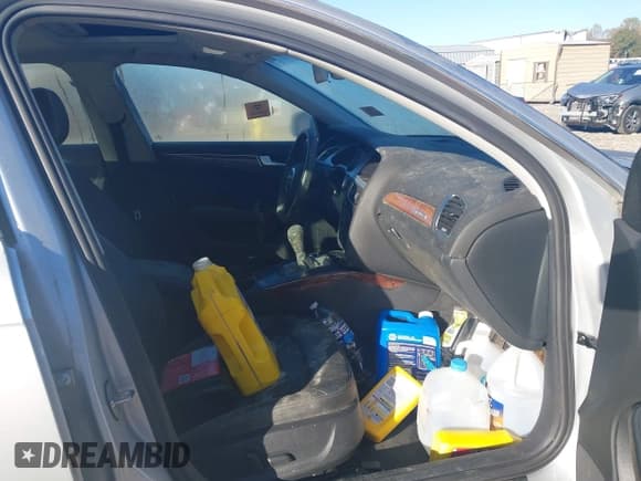 ✅ 2012 Audi A4 Premium • VIN: WAUBFAFLXCN012918 • Lot: 43541594. Wystawiony na IAAI z przebiegiem Nie podano. Bezpłatny archiwum sprzedaży aukcyjnych z USA i szczegółowy raport historii pojazdu na DreamBid. Zdjęcie 5.