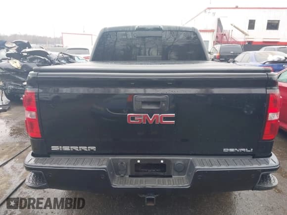 ✅ 2014 GMC Sierra 1500 Denali • VIN: 3GTU2WEJ0EG457054 • Lot: 43743892. Listed on IAAI with 115,647 mi. Free auction sales archive from the USA and detailed vehicle history report at DreamBid. Image 16.