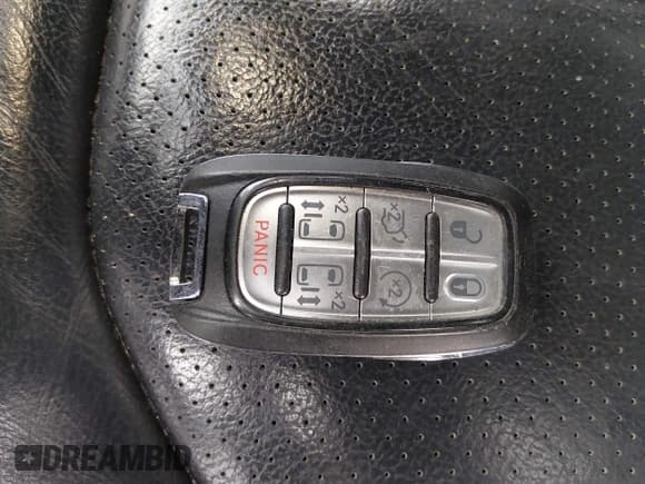 ✅ 2018 Chrysler Pacifica Touring L Plus • VIN: 2C4RC1EG8JR338070 • Lot: 43731413. Wystawiony na IAAI z przebiegiem 169 772 mil. Bezpłatny archiwum sprzedaży aukcyjnych z USA i szczegółowy raport historii pojazdu na DreamBid. Zdjęcie 11.