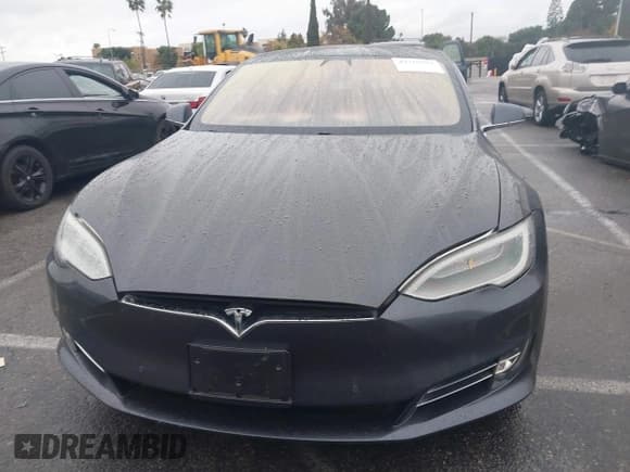 ✅ 2018 Tesla Model S 75D • VIN: 5YJSA1E27JF282680 • Lot: 43715772. Listed on IAAI with 110,434 mi. Free auction sales archive from the USA and detailed vehicle history report at DreamBid. Image 12.