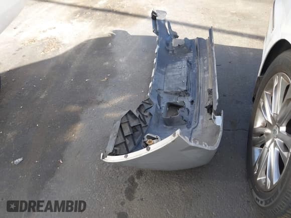 ✅ 2012 Chevrolet Suburban LT • VIN: 1GNSCJE05CR325491 • Lot: 43208695. Listed on IAAI with 152,317 mi. Free auction sales archive from the USA and detailed vehicle history report at DreamBid. Image 12.