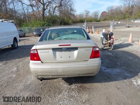 ✅ 2006 Ford Focus S • VIN: 1FAFP34N96W104334 • Lot: 43656425. Listed on IAAI with 131,370 mi. Free auction sales archive from the USA and detailed vehicle history report at DreamBid. Image 17.