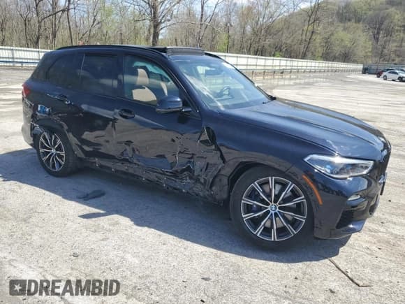 ✅ 2020 BMW X5 M50i • VIN: 5UXJU4C08L9C74270 • Лот: 54018725. Опубликован ранее на Copart с пробегом Не указан. Бесплатный доступ к архиву аукционных продаж из США и подробный отчёт об истории автомобиля на DreamBid. Изображение 4.