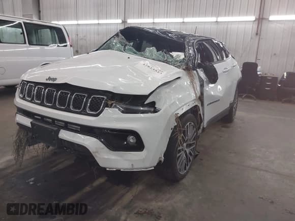 ✅ 2023 Jeep Compass Limited • VIN: 3C4NJDCN3PT529117 • Lot: 42823523. Wystawiony na IAAI z przebiegiem 31 493 mil. Bezpłatny archiwum sprzedaży aukcyjnych z USA i szczegółowy raport historii pojazdu na DreamBid. Zdjęcie 2.