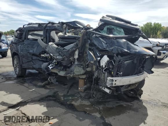 ✅ 2020 Toyota Highlander Platinum • VIN: 5TDFZRBH7LS056140 • Lot: 65954415. Wystawiony na Copart z przebiegiem Nie podano. Bezpłatny archiwum sprzedaży aukcyjnych z USA i szczegółowy raport historii pojazdu na DreamBid. Zdjęcie 4.