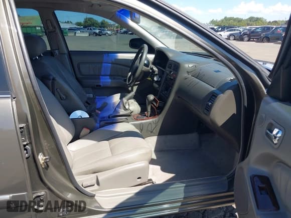 ✅ 1998 Infiniti I30 Standard • VIN: JNKCA21A2WT617242 • Лот: 41312275. Опубликован ранее на IAAI с пробегом Не указан. Бесплатный доступ к архиву аукционных продаж из США и подробный отчёт об истории автомобиля на DreamBid. Изображение 5.