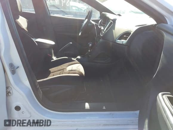 ✅ 2015 Dodge Dart SXT • VIN: 1C3CDFBB3FD267044 • Lot: 43789433. Wystawiony na IAAI z przebiegiem 201 739 mil. Bezpłatny archiwum sprzedaży aukcyjnych z USA i szczegółowy raport historii pojazdu na DreamBid. Zdjęcie 5.