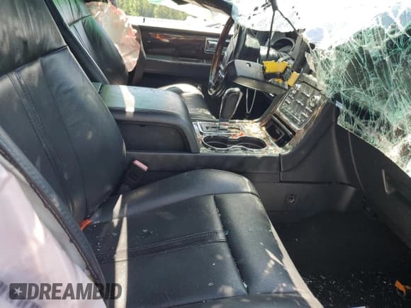 ✅ 2017 Lincoln Navigator Reserve • VIN: 5LMJJ2LT1HEL01094 • Lot: 55810425. Listed on Copart with 121,925 mi. Free auction sales archive from the USA and detailed vehicle history report at DreamBid. Image 7.