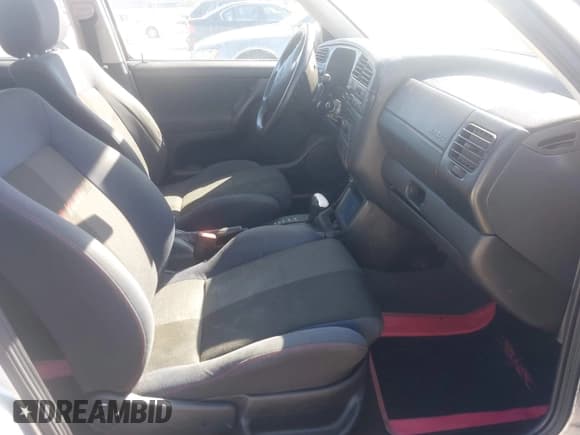 ✅ 1998 Volkswagen Golf • VIN: 3VWKB81H9WM133025 • Lot: 42934830. Wystawiony na IAAI z przebiegiem 181 337 mil. Bezpłatny archiwum sprzedaży aukcyjnych z USA i szczegółowy raport historii pojazdu na DreamBid. Zdjęcie 5.