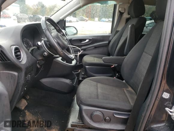 ✅ 2016 Mercedes-Benz Metris Passenger • VIN: WD4PG2EE0G3154295 • Lot: 63257662. Wystawiony na Copart z przebiegiem 131 016 mil. Bezpłatny archiwum sprzedaży aukcyjnych z USA i szczegółowy raport historii pojazdu na DreamBid. Zdjęcie 5.