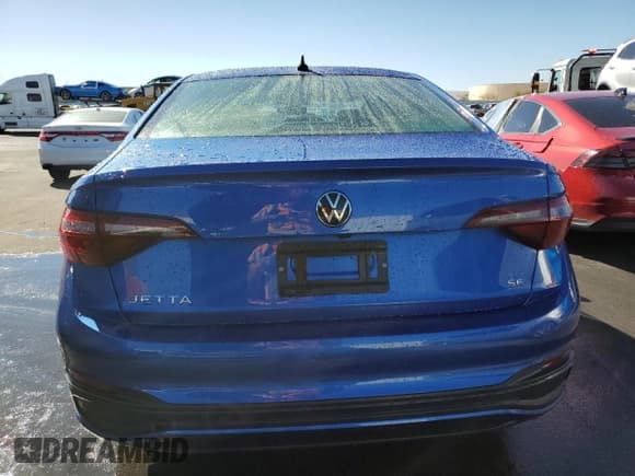 ✅ 2024 Volkswagen Jetta SE • VIN: 3VW7M7BU0RM056362 • Lot: 89521315. Listed on Copart with 26,182 mi. Free auction sales archive from the USA and detailed vehicle history report at DreamBid. Image 6.