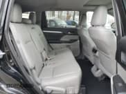 ✅ 2016 Toyota Highlander XLE • VIN: 5TDJKRFH3GS300963 • Lot: 92726075. Wystawiony na Copart z przebiegiem 147 586 mil. Bezpłatny archiwum sprzedaży aukcyjnych z USA i szczegółowy raport historii pojazdu na DreamBid. Zdjęcie 11.