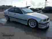 1996 BMW 3 Series z VIN WBACD3327TAV16674, wystawiony jako Copart lot #67942865 z przebiegiem 261 991 mil mil oraz Szkoda całkowita • Salvage title. Historia ofert i sprzedaży dostępna na DreamBid. Obrazek 4.