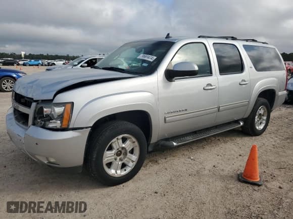 ✅ 2013 Chevrolet Suburban LT • VIN: 1GNSKJE75DR156736 • Lot: 79581474. Wystawiony na Copart z przebiegiem 77 578 mil. Bezpłatny archiwum sprzedaży aukcyjnych z USA i szczegółowy raport historii pojazdu na DreamBid. Zdjęcie 1.