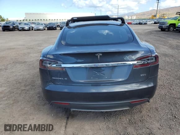 ✅ 2015 Tesla Model S 85D • VIN: 5YJSA1E25FF118349 • Лот: 70385525. Опубликован ранее на Copart с пробегом 49 745 миль. Бесплатный доступ к архиву аукционных продаж из США и подробный отчёт об истории автомобиля на DreamBid. Изображение 6.