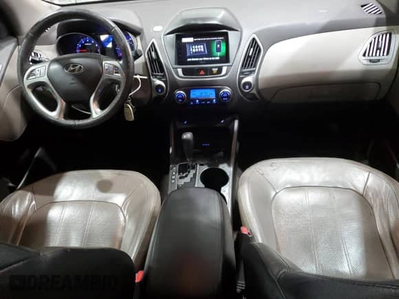 ✅ 2011 Hyundai Tucson Limited • VIN: KM8JUCAC0BU195009 • Lot: 67766475. Listed on Copart with 178,060 mi miles. Access the free auction sales archive from the USA and view a detailed vehicle history report at DreamBid. Image 8.