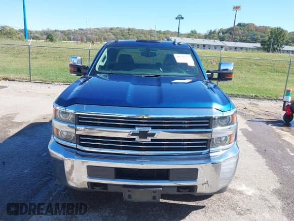 ✅ 2017 Chevrolet Silverado 2500HD Work Truck • VIN: 1GC2KUEG2HZ265185 • Lot: 40536435. Wystawiony na IAAI z przebiegiem 189 379 mil. Bezpłatny archiwum sprzedaży aukcyjnych z USA i szczegółowy raport historii pojazdu na DreamBid. Zdjęcie 12.