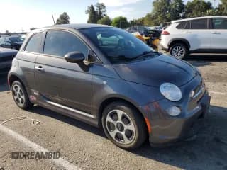 ✅ 2017 FIAT 500e • VIN: 3C3CFFGE7HT647918 • Lot: 59533894. Listed on Copart with 60,750 mi. Free auction sales archive from the USA and detailed vehicle history report at DreamBid. Image 4.