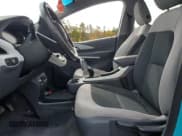✅ 2020 Chevrolet Bolt EV LT • VIN: 1G1FY6S03L4133361 • Lot: 76119564. Wystawiony na Copart z przebiegiem 27 234 mil. Bezpłatny archiwum sprzedaży aukcyjnych z USA i szczegółowy raport historii pojazdu na DreamBid. Zdjęcie 7.