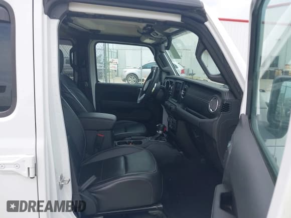 ✅ 2023 Jeep Gladiator High Altitude • VIN: 1C6HJTFG8PL553372 • Лот: 42900480. Опубликован ранее на IAAI с пробегом 14 725 миль. Бесплатный доступ к архиву аукционных продаж из США и подробный отчёт об истории автомобиля на DreamBid. Изображение 5.