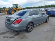 ✅ 2016 Mercedes-Benz C 300 • VIN: 55SWF4KB2GU110802 • Лот: 43080809. Опубликован ранее на IAAI с пробегом 128 584 миль. Бесплатный доступ к архиву аукционных продаж из США и подробный отчёт об истории автомобиля на DreamBid. Изображение 4.