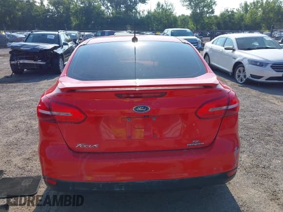 ✅ 2015 Ford Focus SE • VIN: 1FADP3F22FL228683 • Lot: 43024170. Wystawiony na IAAI z przebiegiem 148 765 mil. Bezpłatny archiwum sprzedaży aukcyjnych z USA i szczegółowy raport historii pojazdu na DreamBid. Zdjęcie 17.