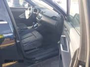 ✅ 2019 Audi Q3 Premium Plus • VIN: WA1BECF37K1069398 • Lot: 43685644. Wystawiony na IAAI z przebiegiem 18 599 mil. Bezpłatny archiwum sprzedaży aukcyjnych z USA i szczegółowy raport historii pojazdu na DreamBid. Zdjęcie 5.