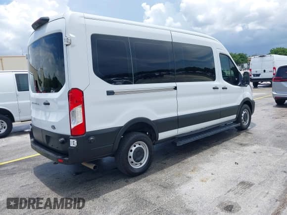 ✅ 2020 Ford Transit Passenger XL • VIN: 1FBAX2C87LKB20162 • Lot: 42712190. Wystawiony na IAAI z przebiegiem 48 545 mil. Bezpłatny archiwum sprzedaży aukcyjnych z USA i szczegółowy raport historii pojazdu na DreamBid. Zdjęcie 4.