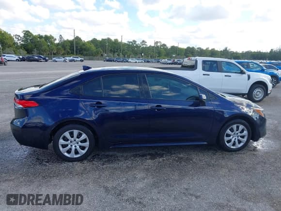 ✅ 2022 Toyota Corolla LE • VIN: 5YFEPMAE0NP319317 • Lot: 43617746. Listed on IAAI with 68,669 mi. Free auction sales archive from the USA and detailed vehicle history report at DreamBid. Image 13.