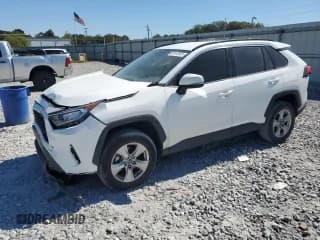 ✅ 2021 Toyota RAV4 XLE • VIN: 2T3W1RFVXMC090758 • Lot: 86142025. Wystawiony na Copart z przebiegiem 121 743 mil. Bezpłatny archiwum sprzedaży aukcyjnych z USA i szczegółowy raport historii pojazdu na DreamBid. Zdjęcie 1.