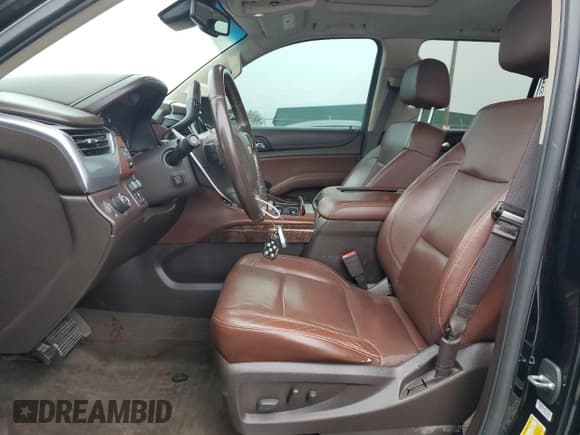 ✅ 2015 Chevrolet Suburban LTZ • VIN: 1GNSCKKC7FR159547 • Lot: 79815464. Wystawiony na Copart z przebiegiem 262 208 mil. Bezpłatny archiwum sprzedaży aukcyjnych z USA i szczegółowy raport historii pojazdu na DreamBid. Zdjęcie 7.