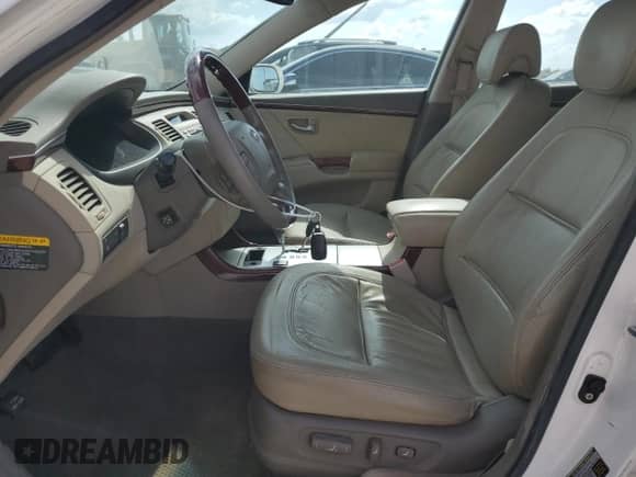 2008 Hyundai Azera Limited z VIN KMHFC46F48A290555, wystawiony jako Copart lot #53719575 z przebiegiem 100 722 mil mil oraz Szkoda całkowita • Salvage title. Historia ofert i sprzedaży dostępna na DreamBid. Obrazek 7.