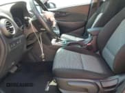 ✅ 2020 Hyundai Kona SEL • VIN: KM8K22AA4LU552664 • Лот: 56957873. Опубликован ранее на Copart с пробегом 27 924 миль. Бесплатный доступ к архиву аукционных продаж из США и подробный отчёт об истории автомобиля на DreamBid. Изображение 7.