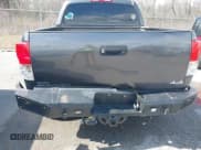 ✅ 2011 Toyota Tundra • VIN: 5TFDM5F1XBX018566 • Lot: 41656841. Wystawiony na IAAI z przebiegiem 241 644 mil. Bezpłatny archiwum sprzedaży aukcyjnych z USA i szczegółowy raport historii pojazdu na DreamBid. Zdjęcie 8.